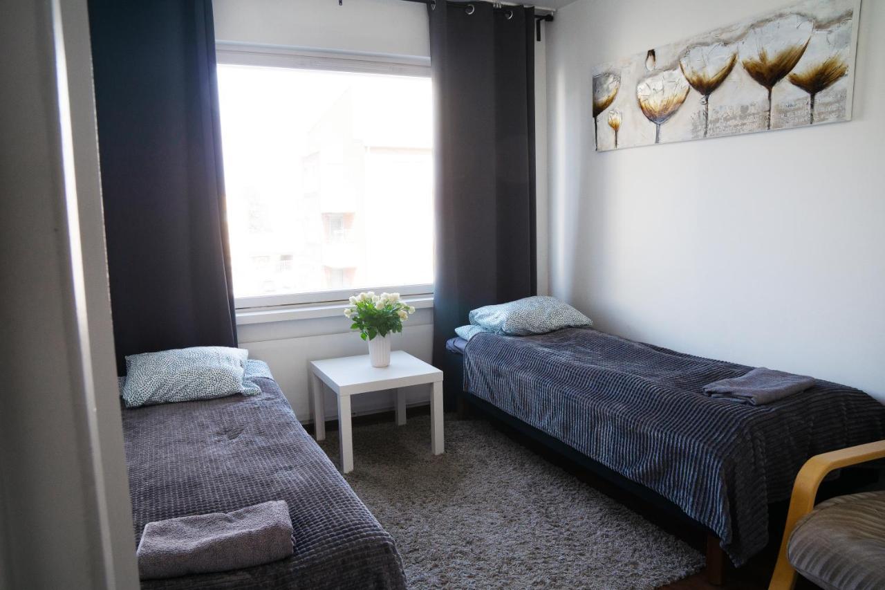 Oulu City Center 4-Room Apartment Parking Exterior foto